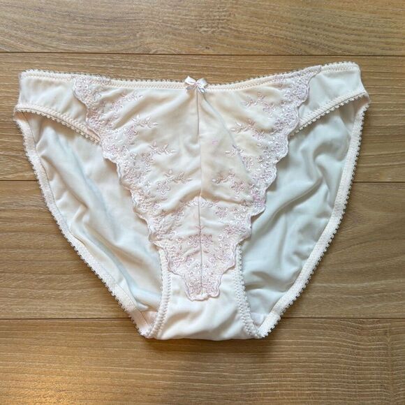 Vintage cream white panty size small   Unsure of brand tag but never worn!! - Picture 1 of 6